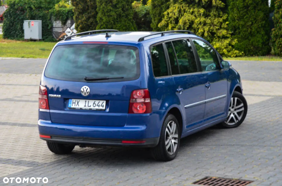Volkswagen Touran 2.0 TDI DPF Highline - 15