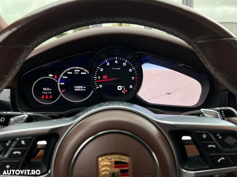 Porsche Cayenne - 22