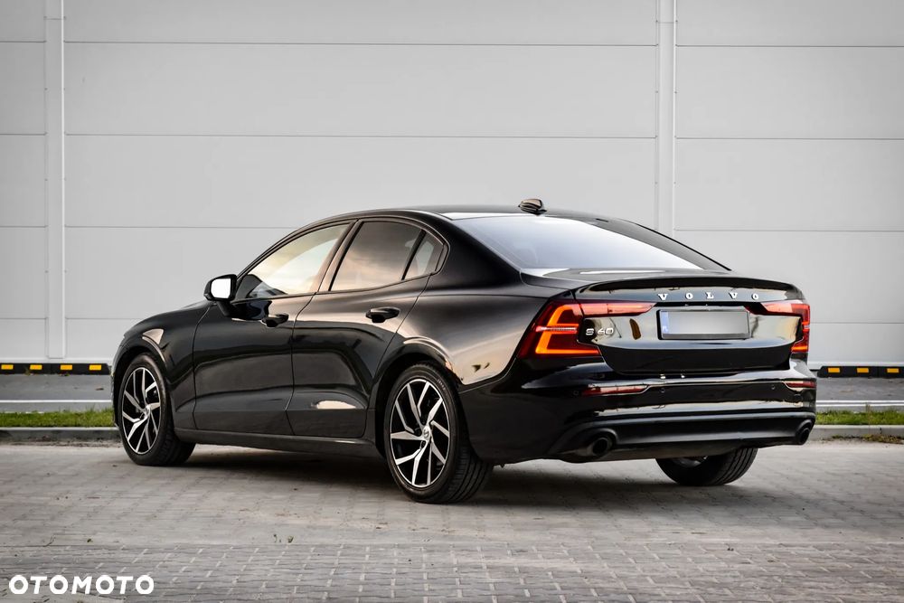 Volvo S60 T5 Momentum Pro - 11