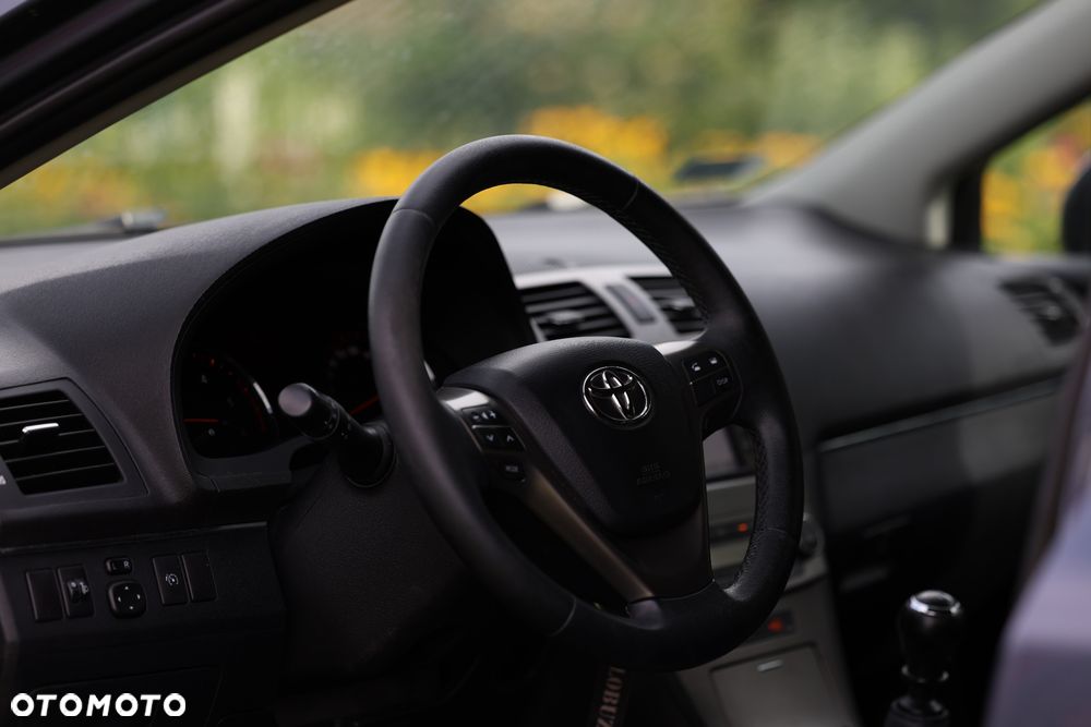 Toyota Avensis - 11