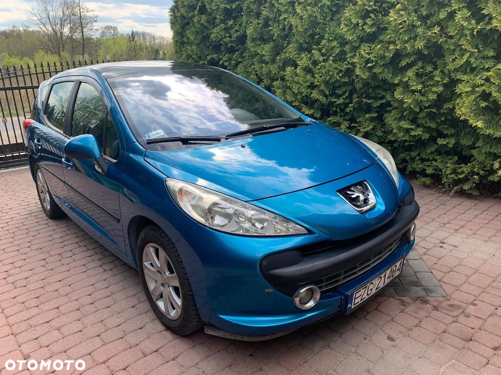 Peugeot 207 - 1
