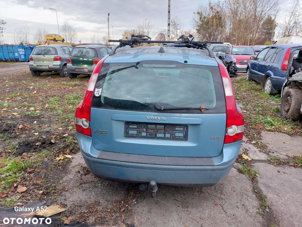 Zderzak VOLVO V50 2,0D 05R. maska,drzwi,lampy,klapa.... - 2