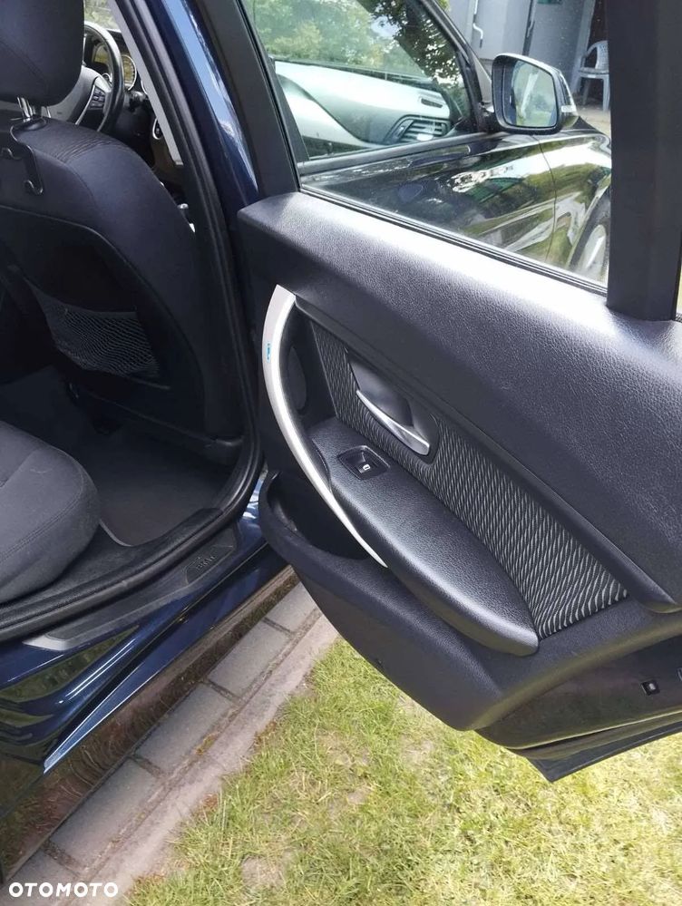 BMW Seria 3 318d - 5