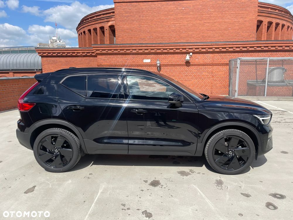 Volvo XC 40 B4 Plus Black Edition - 5
