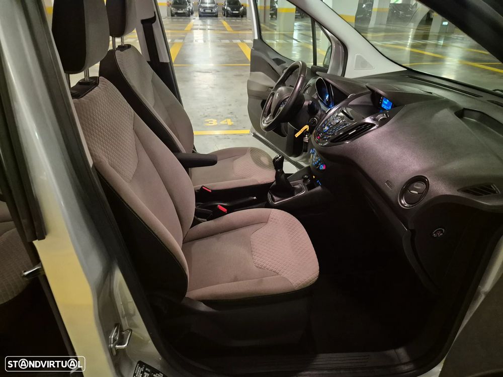 Ford Tourneo Courier 1.0 EcoBoost Titanium - 29