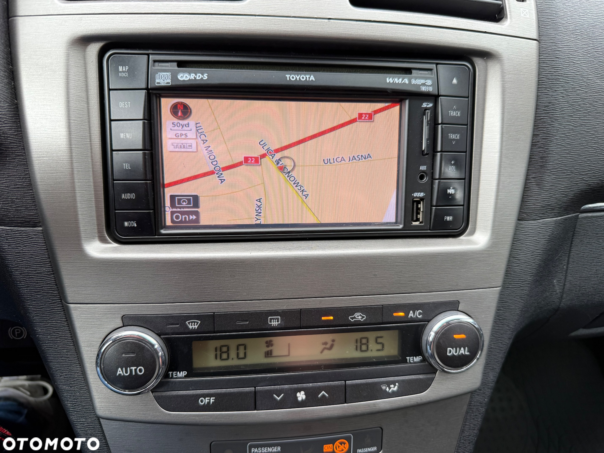 Toyota Avensis 1.8 Sol NAVI - 20