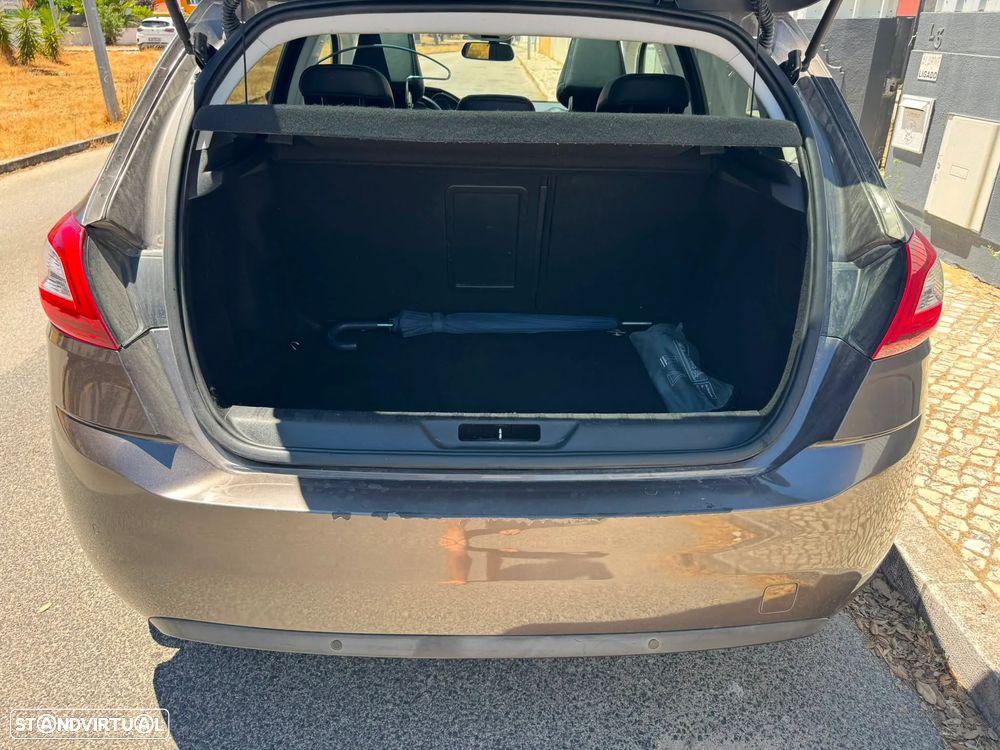Peugeot 308 1.6 BlueHDi Allure J17 EAT6 - 14