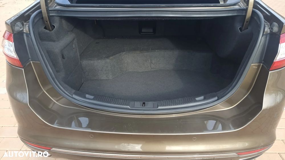 Ford Mondeo 2.0 HEV Vignale - 16