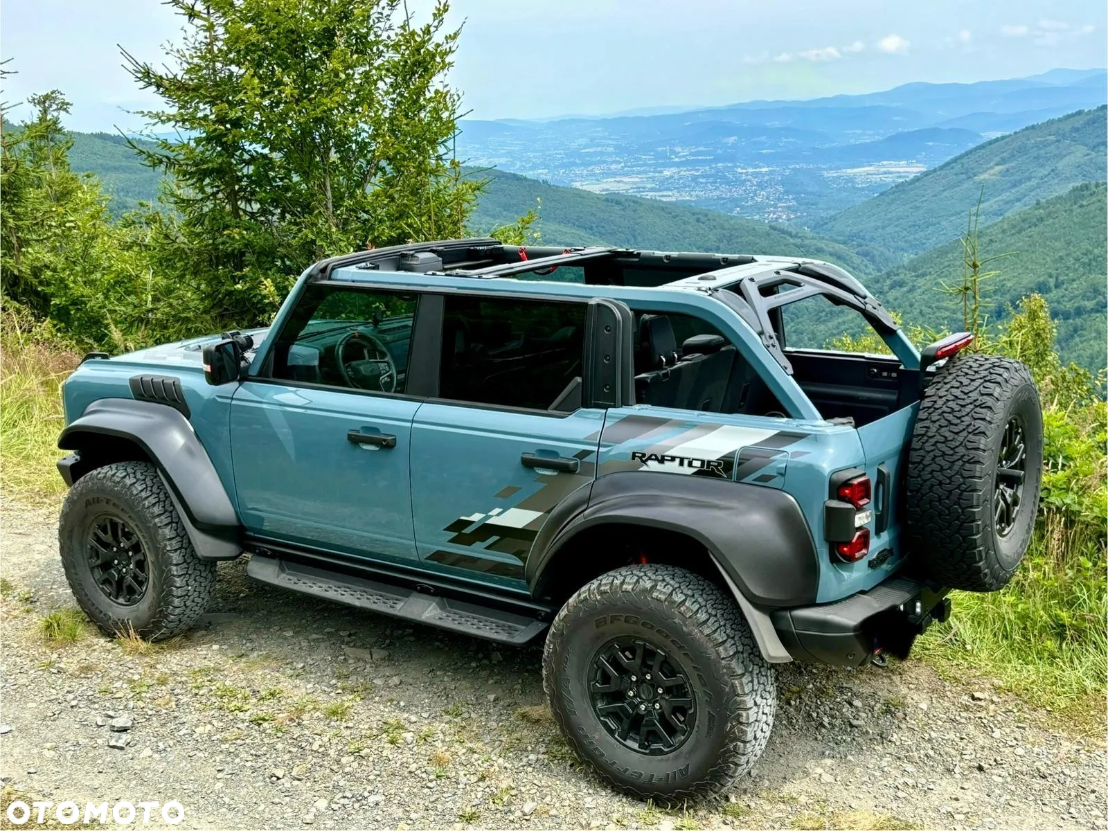 Ford Bronco - 24