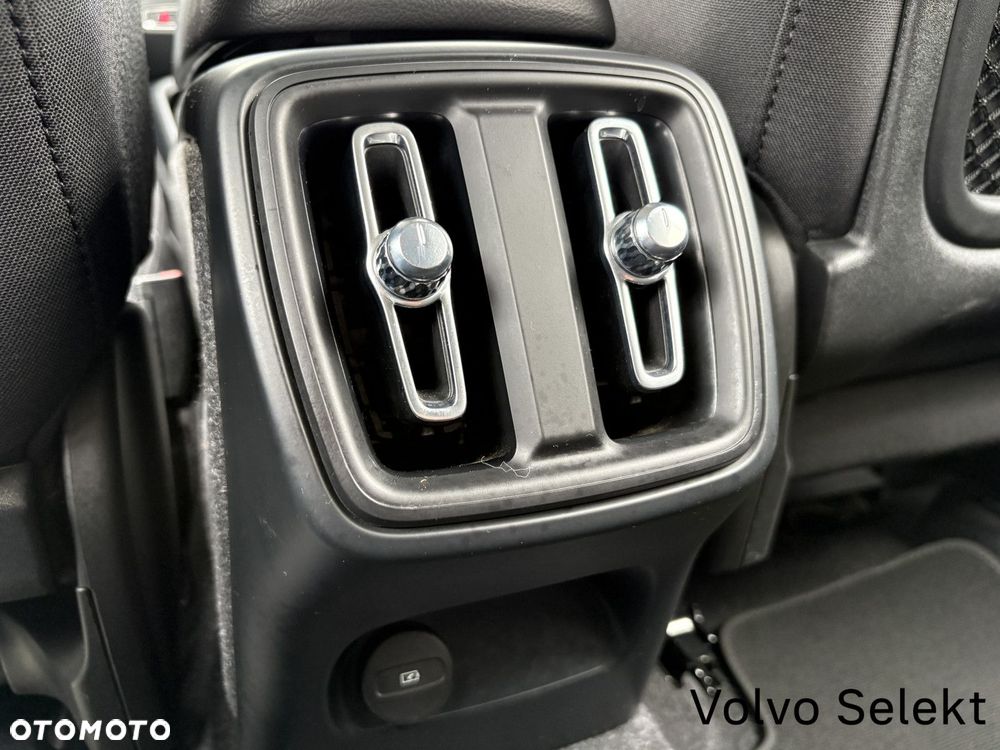 Volvo XC 40 - 18