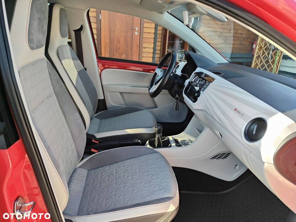 Volkswagen up! 1.0 Beats - 17