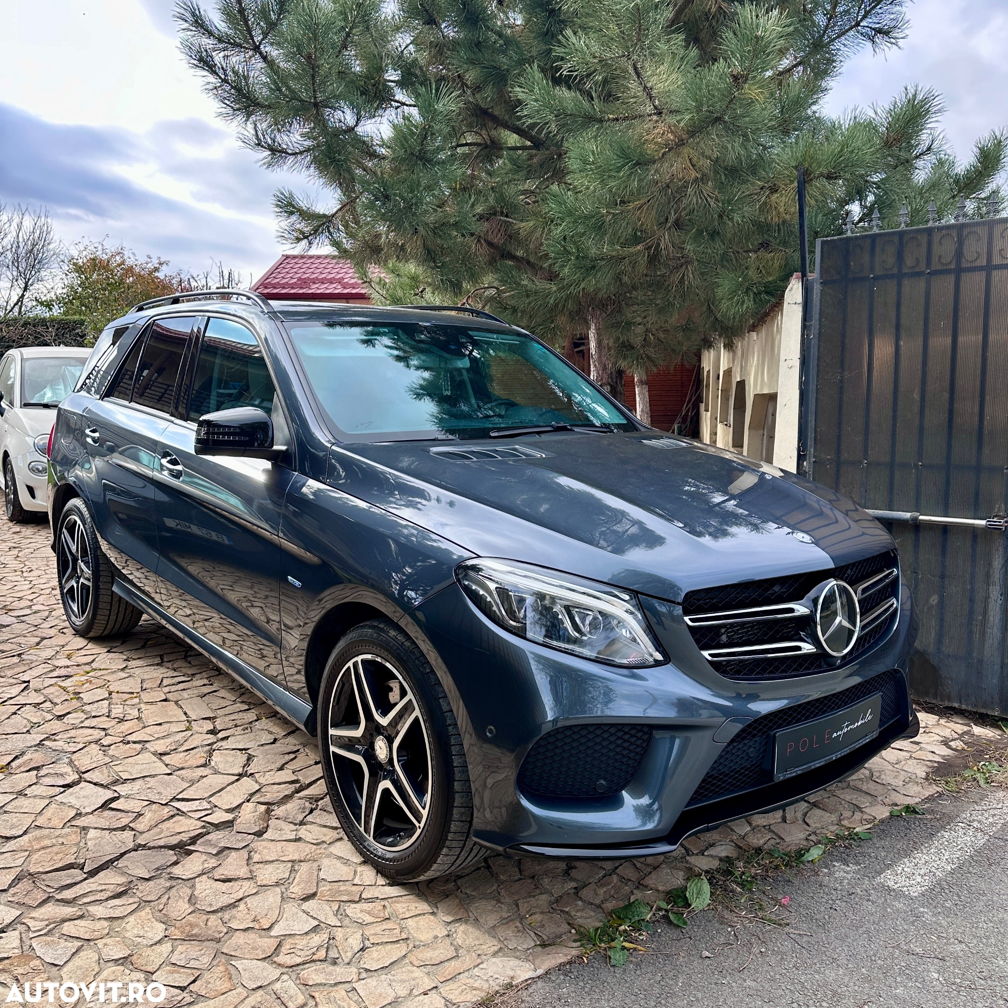 Mercedes-Benz GLE 500 e 4MATIC - 3