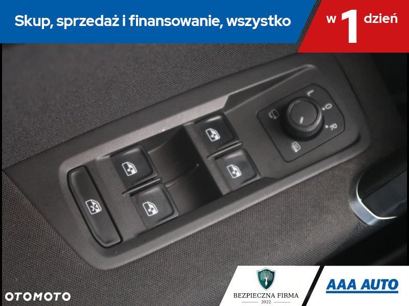 Volkswagen Touran - 17