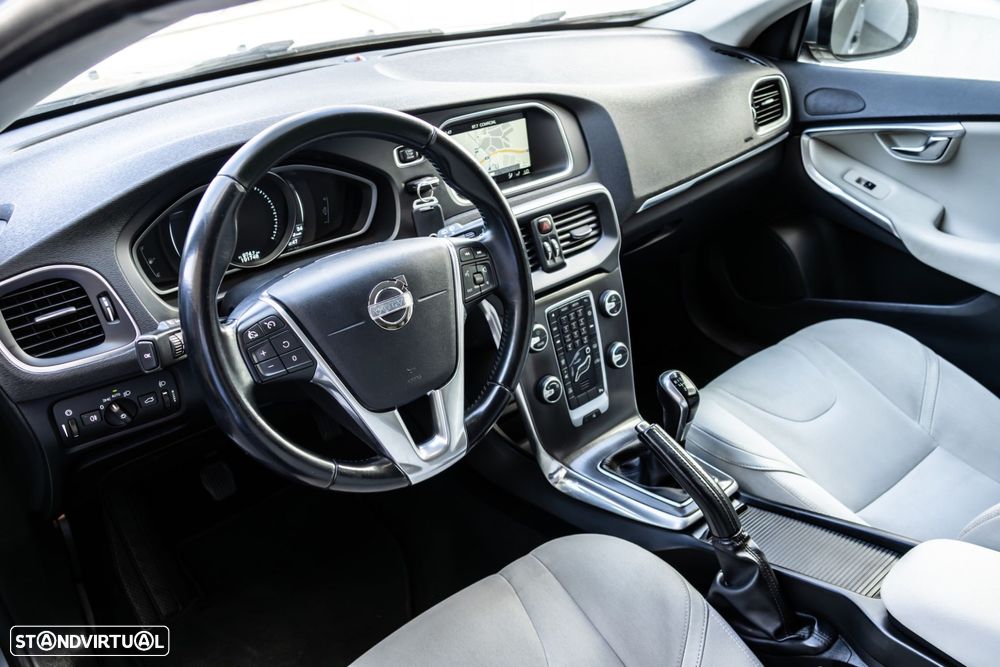 Volvo V40 1.6 D2 Momentum - 28