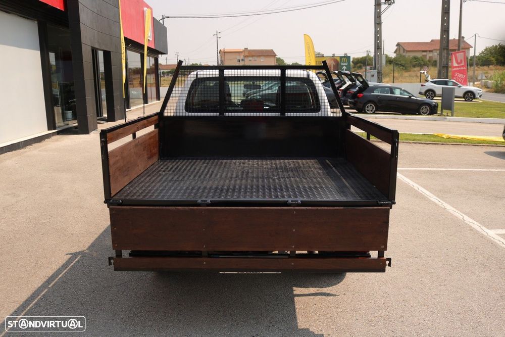 Toyota Hilux 2.4 D-4D 4WD CD CM - 11