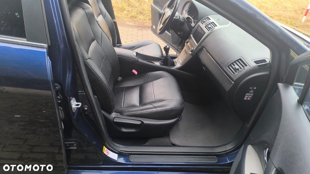 Toyota Avensis 2.0 Business Edition - 17