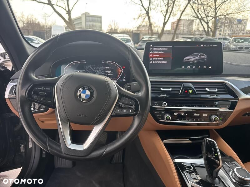 BMW Seria 5 518d mHEV - 10