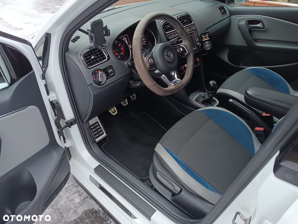 Volkswagen Polo - 13