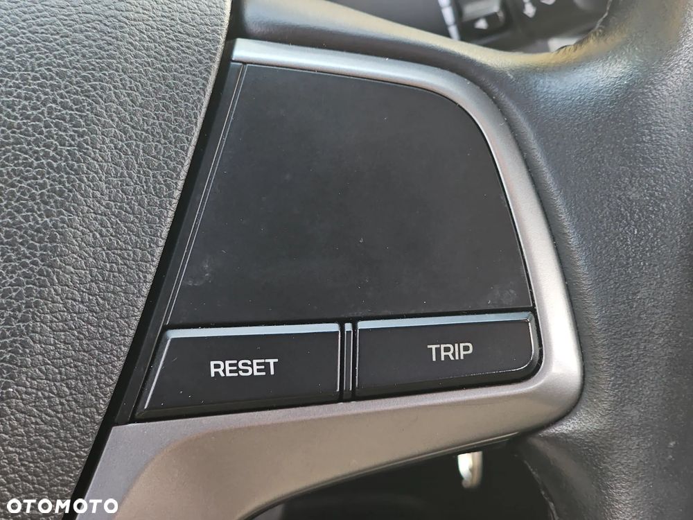 Hyundai Elantra 1.6 Comfort - 19