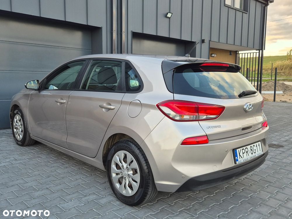 Hyundai i30 1.4 Premiere Comfort - 24