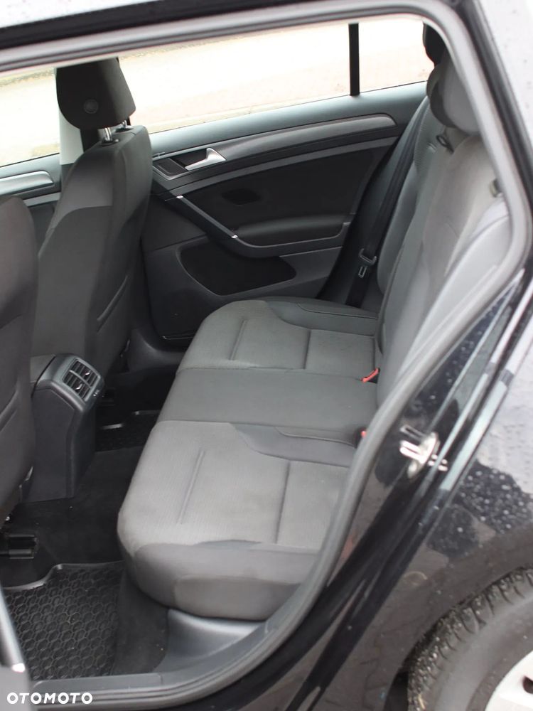 Volkswagen Golf - 14