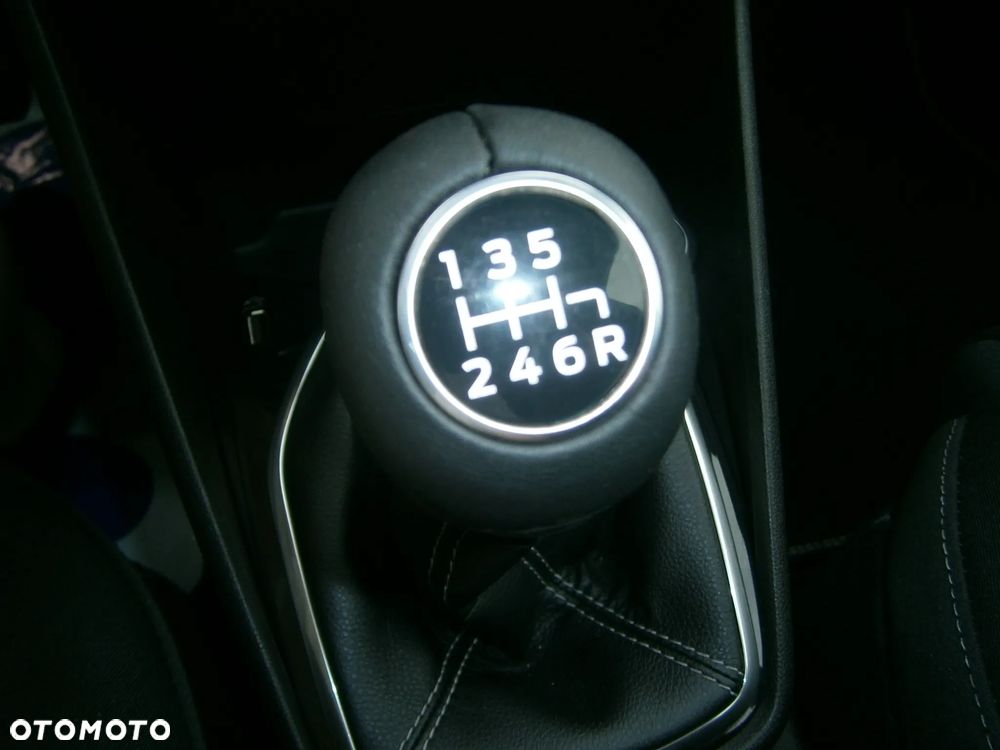 Ford Fiesta 1.0 EcoBoost S&S TITANIUM X - 25