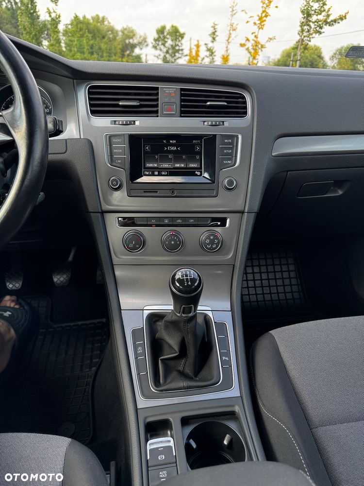 Volkswagen Golf - 16