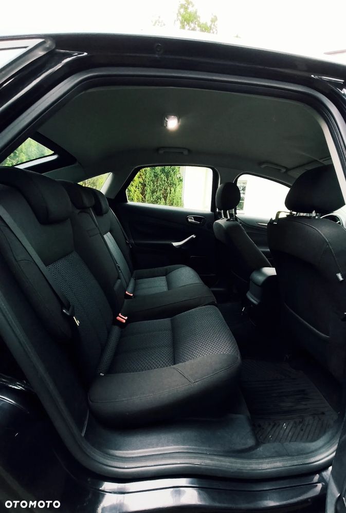 Ford Mondeo 2.0 Ghia - 8