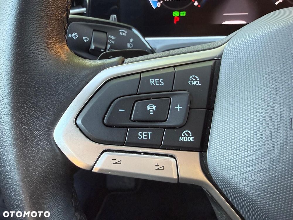 Volkswagen Passat - 11
