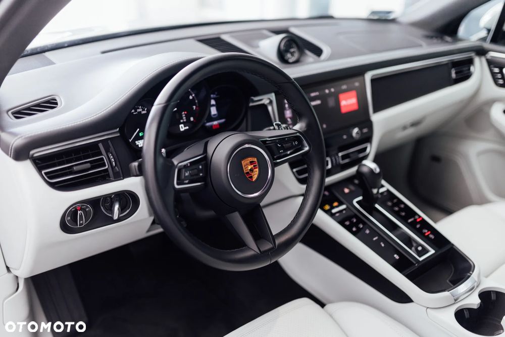 Porsche Macan Standard - 16