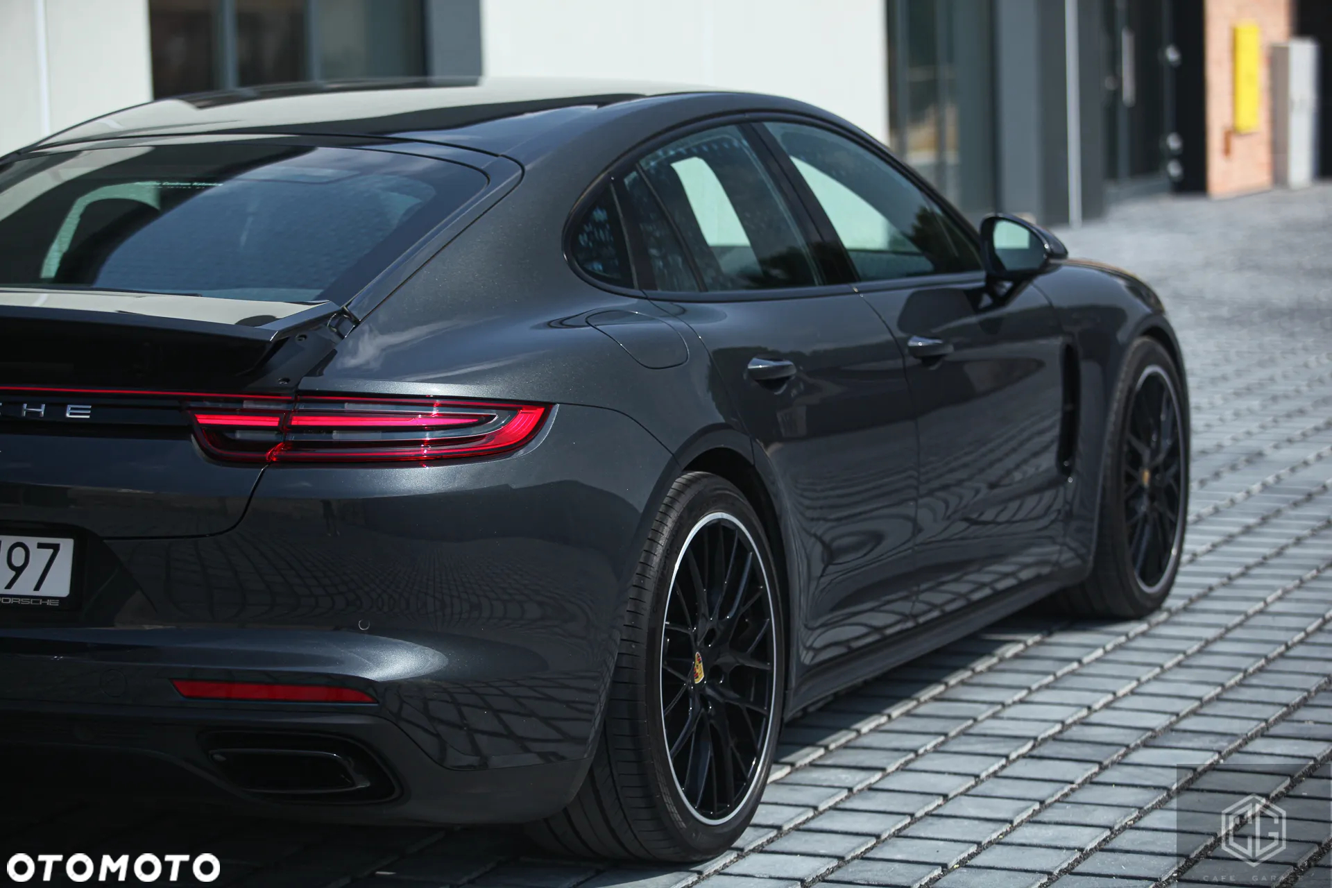 Porsche Panamera 4 - 12