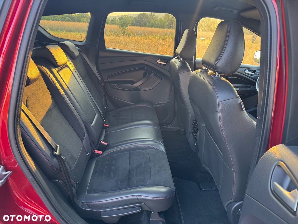 Ford Kuga 1.5 EcoBoost 2x4 ST-Line - 26