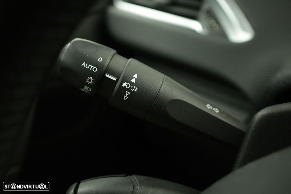 Peugeot 2008 1.2 PureTech Style - 17