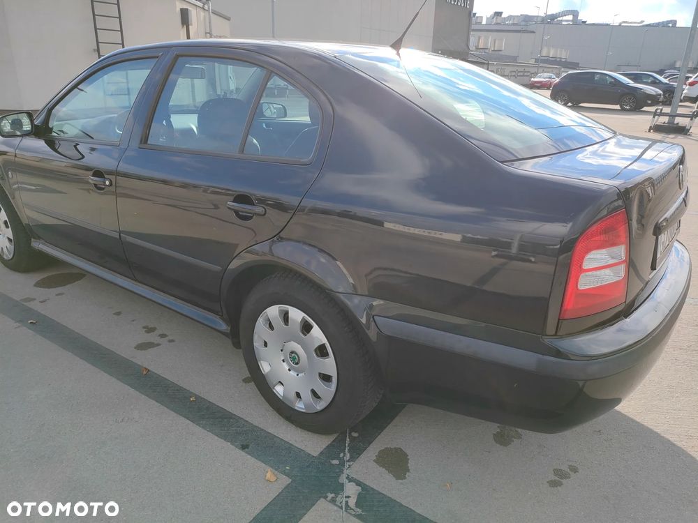 Skoda Octavia 1.6 Tour - 5