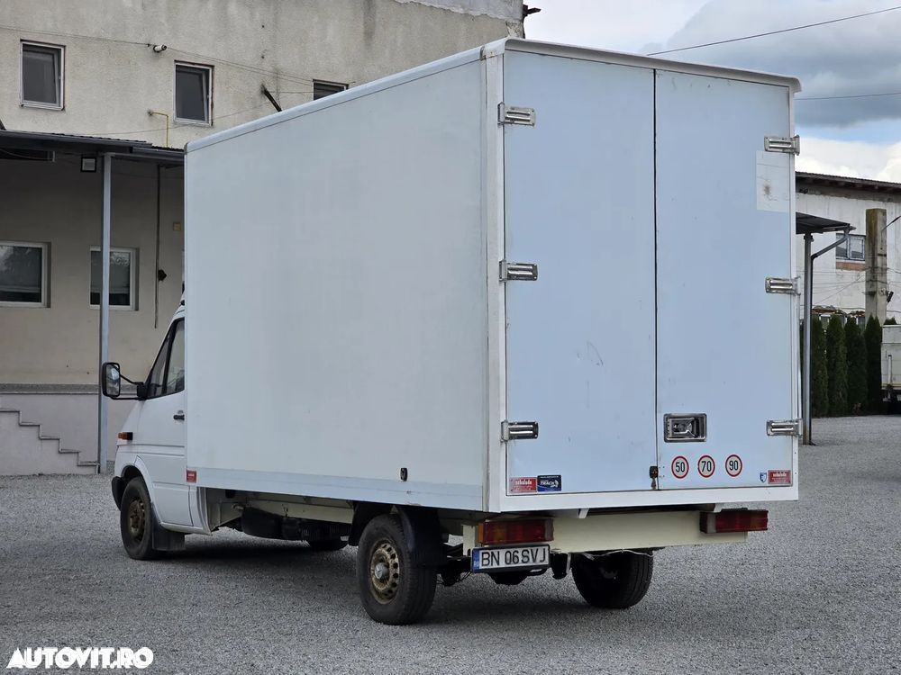 Mercedes-Benz Sprinter - 4