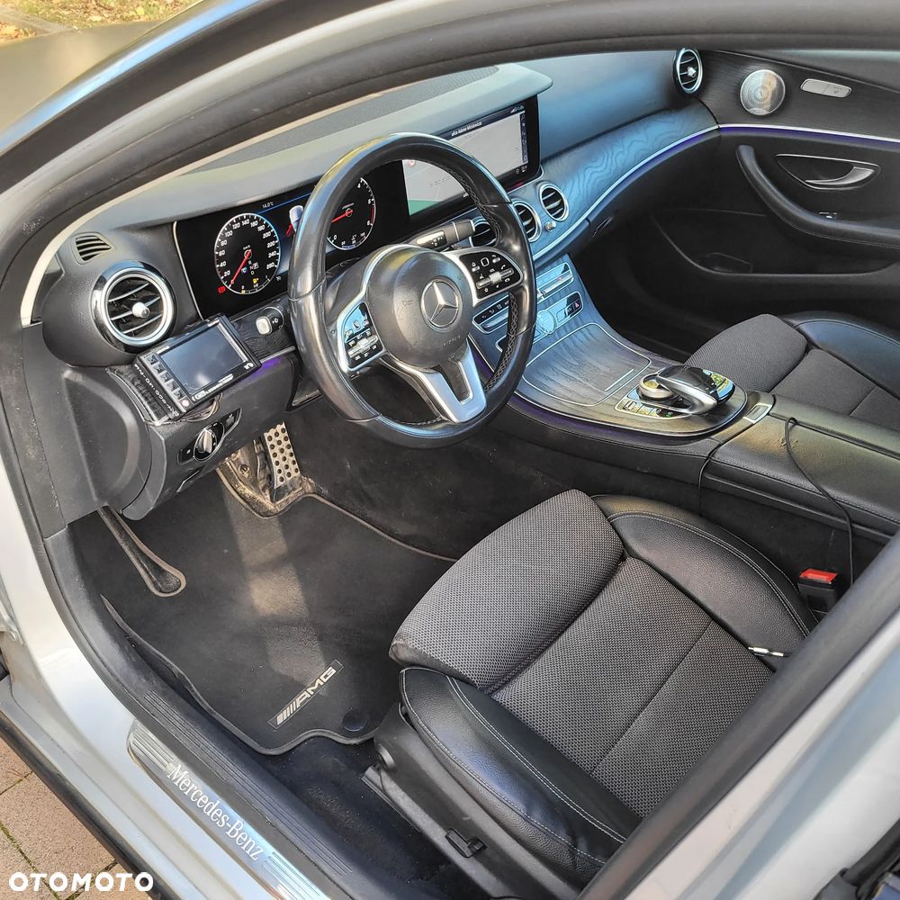 Mercedes-Benz Klasa E 220 d 4-Matic Business Edition 9G-TRONIC - 12