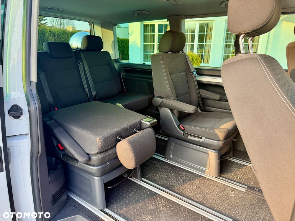 Volkswagen Multivan - 13