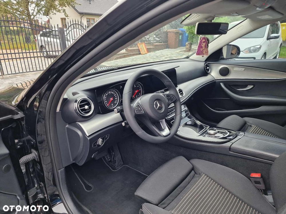 Mercedes-Benz Klasa E 220 d 9G-TRONIC - 12