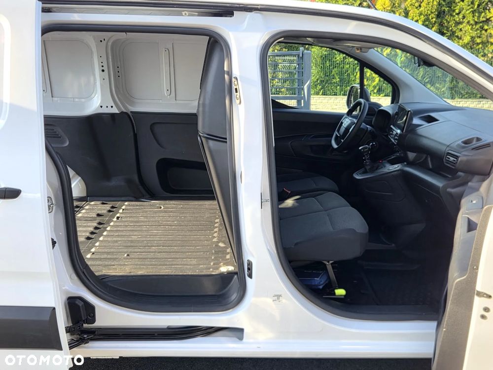 Opel COMBO - 11