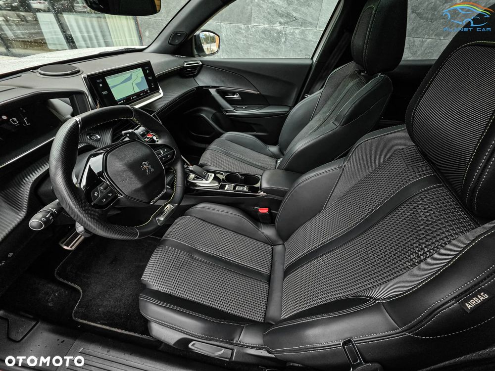 Peugeot 2008 PureTech 130 EAT8 GT - 13