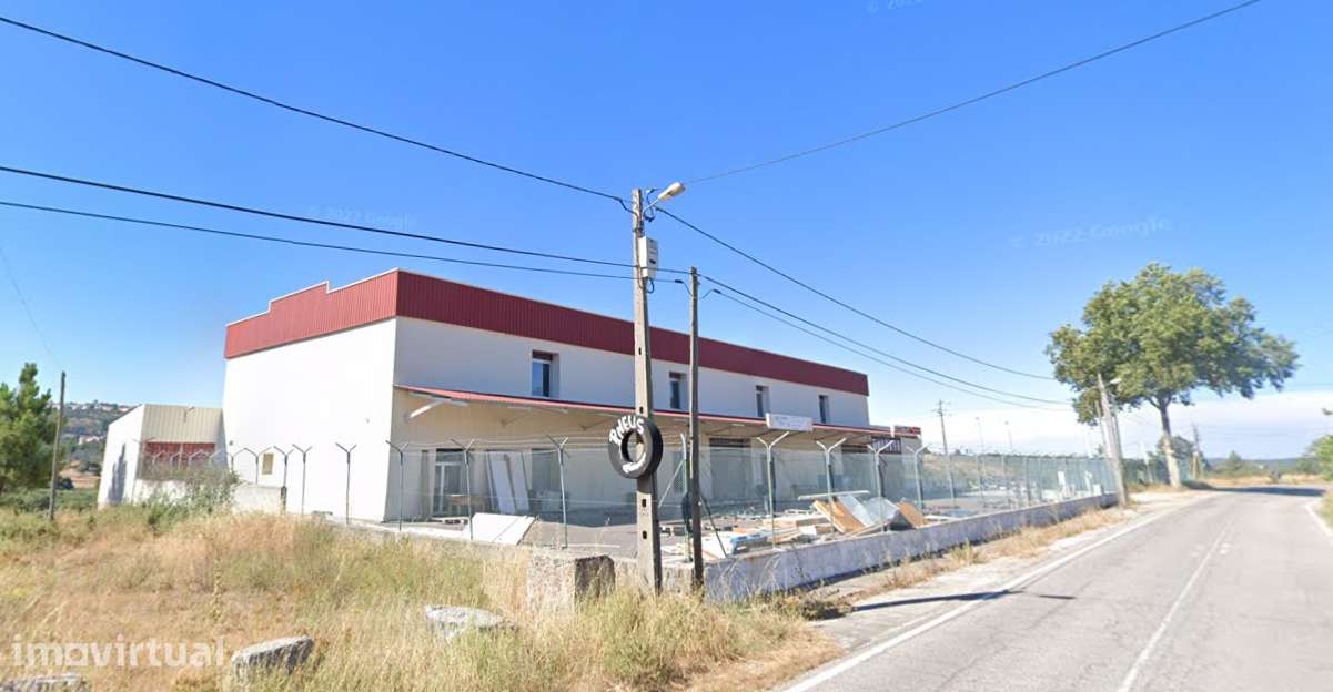 Pavilhão com 1200 m2 e logradouro na Guarda - Grande imagem: 2/19