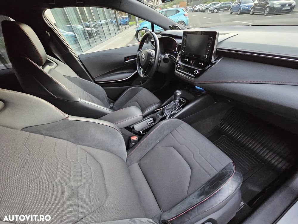 Toyota Corolla 2.0 Lounge - 9