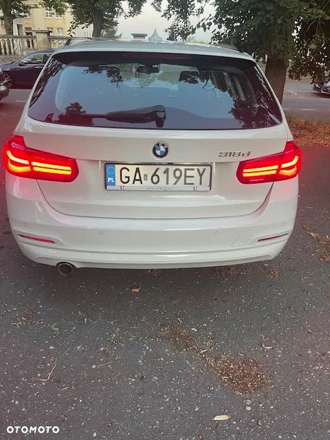 BMW Seria 3 318d - 10
