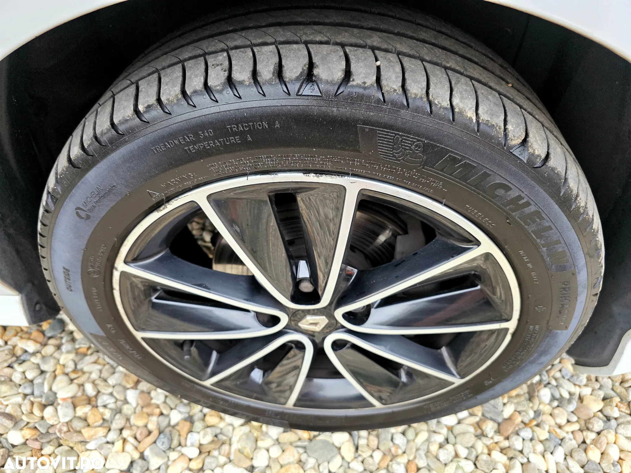 Renault Laguna dCi 110 FAP Bose Edition - 28