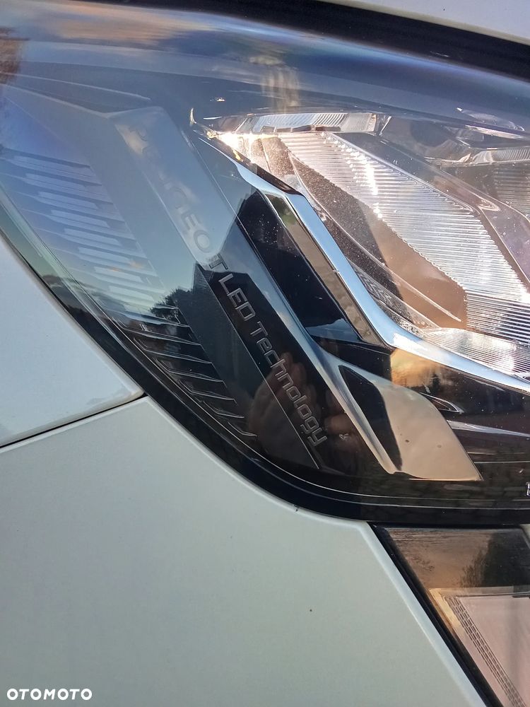 Peugeot 208 PureTech 100 Allure Pack - 11