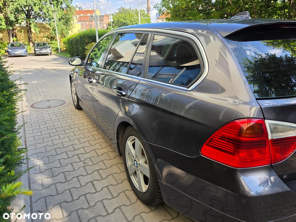 BMW Seria 3 325i - 7