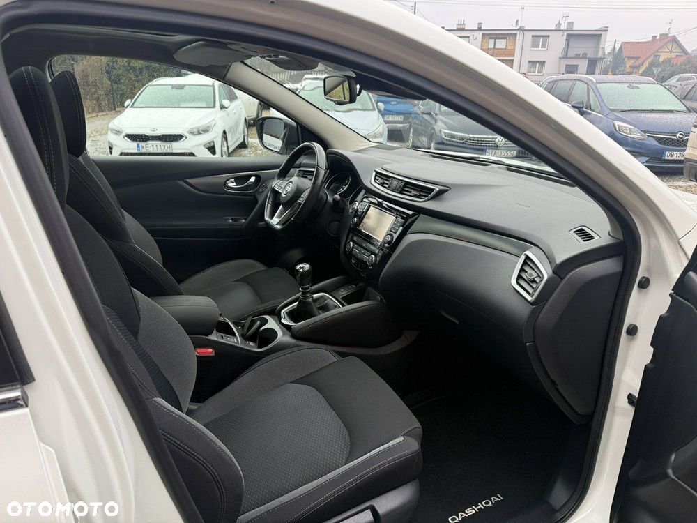 Nissan Qashqai 1.6 DIG-T N-Connecta - 23