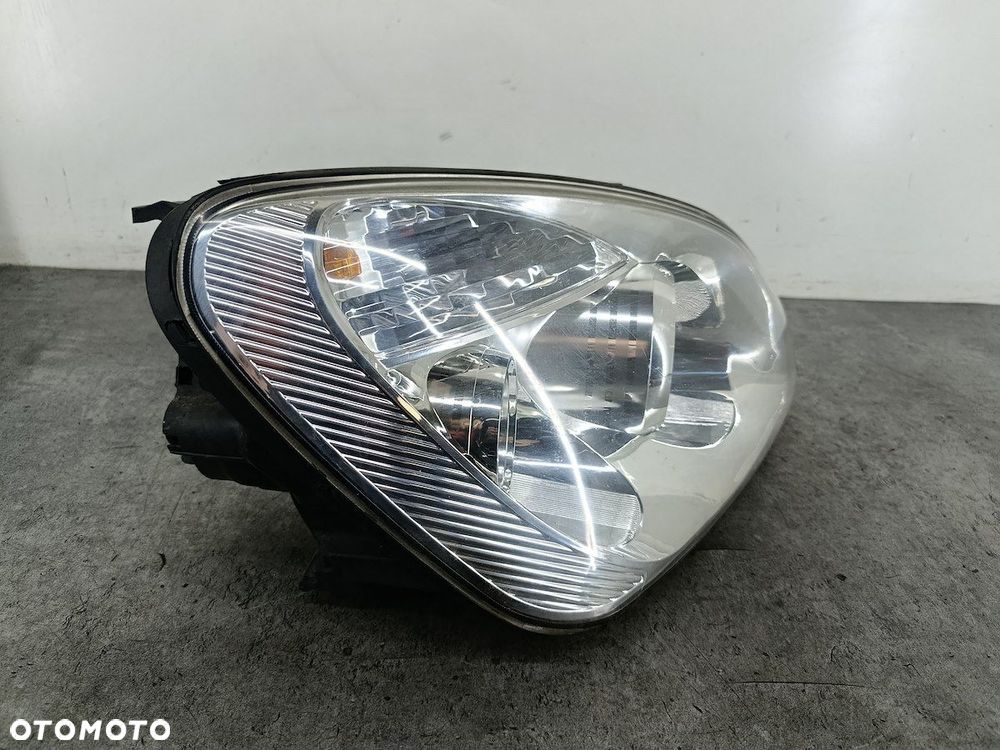 LAMPA PRZÓD PRAWA KIA CARENS III - 2