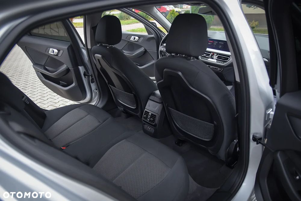 BMW Seria 1 116d - 32