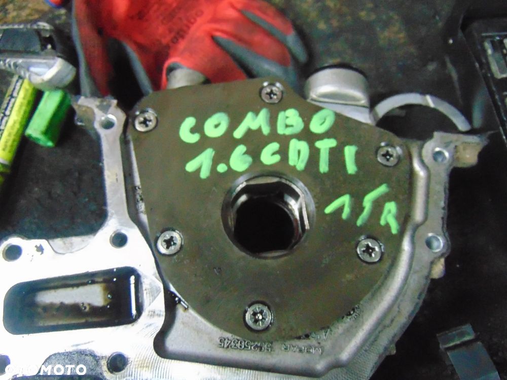 pompa oleju Opel Combo D 1,6 CDTI